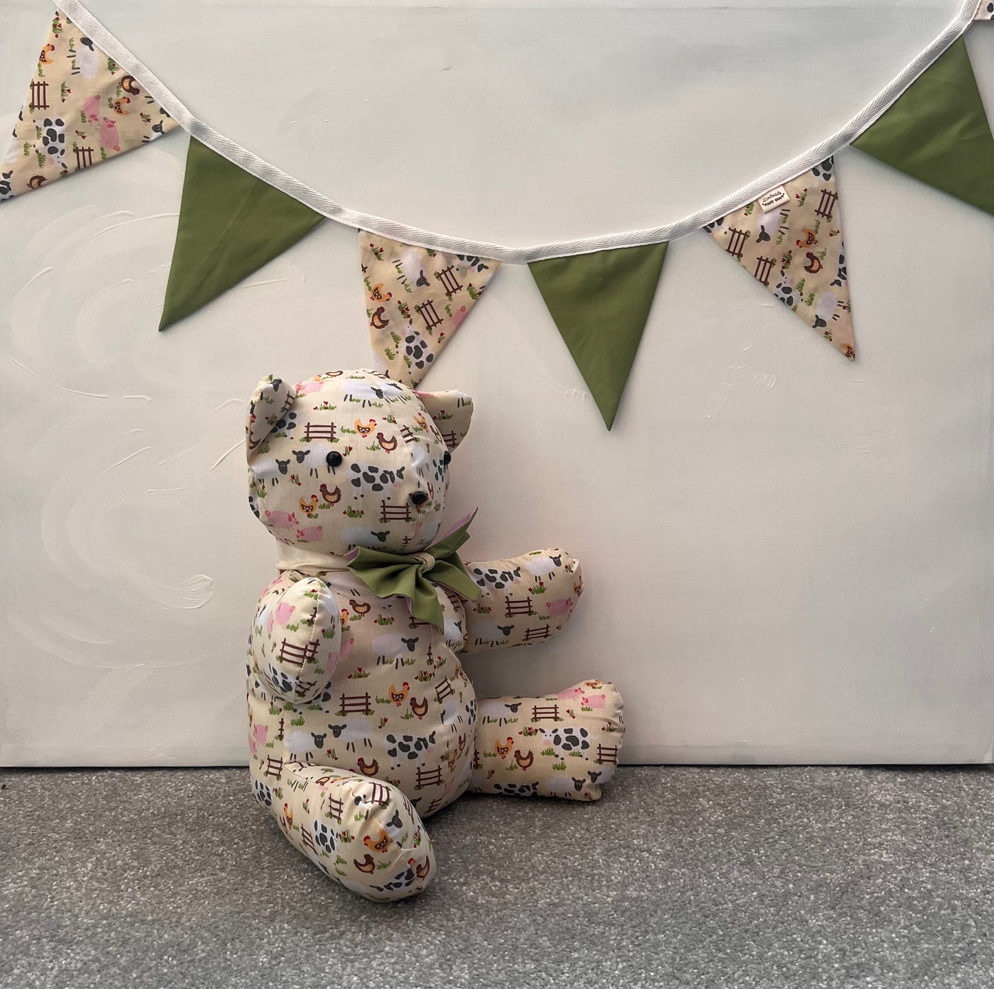 Green Farmyard Bunting