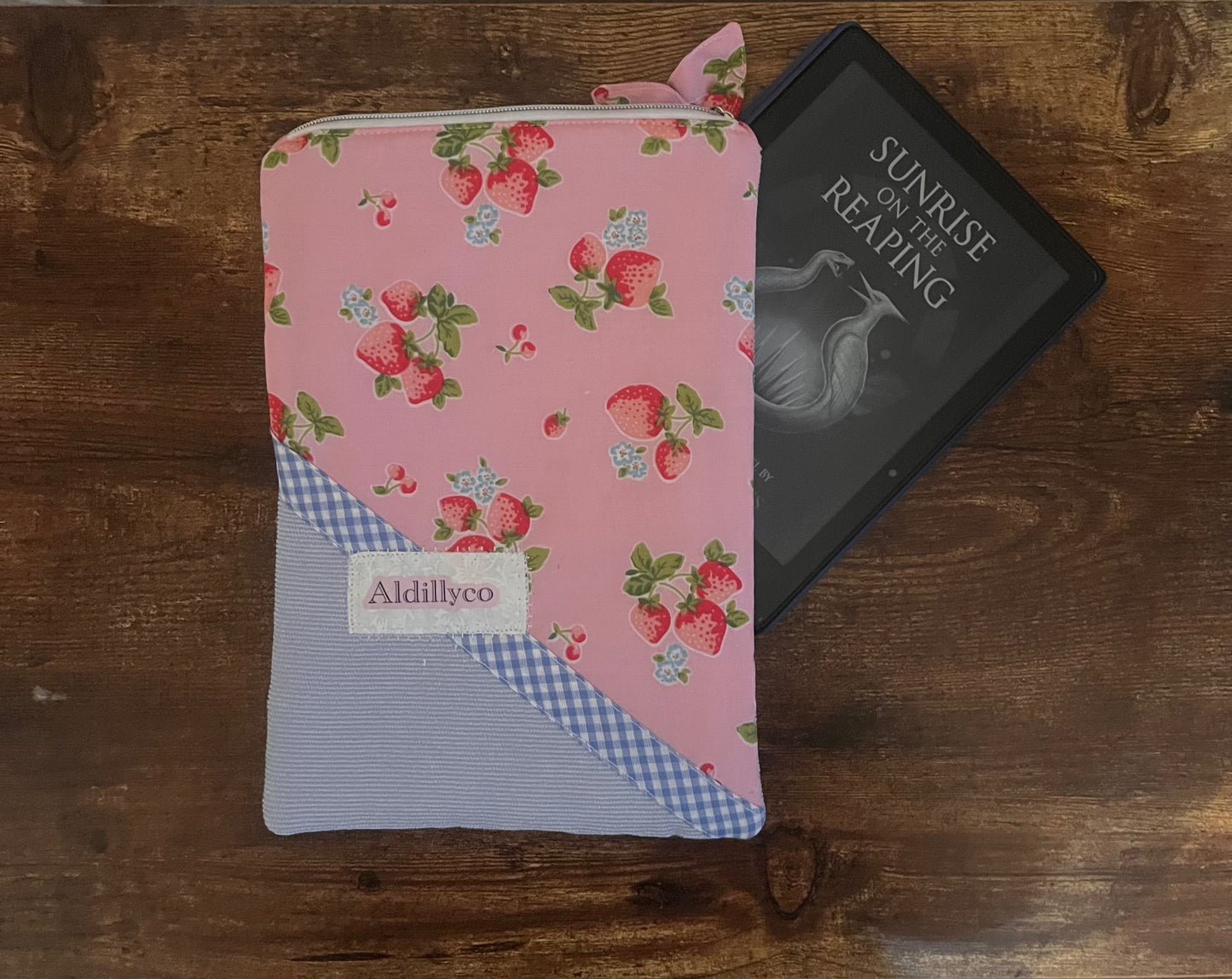 Strawberry Patch Zip Kindle Case