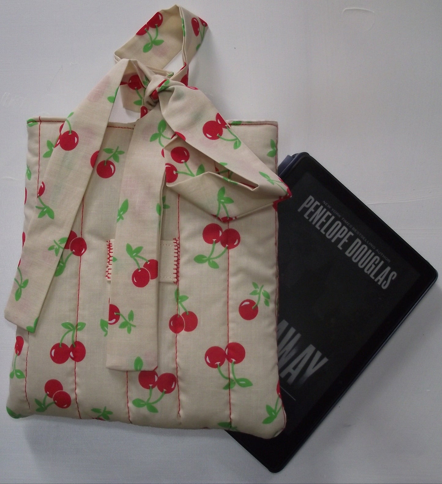 Very Cherry Beige Bow Kindle Case