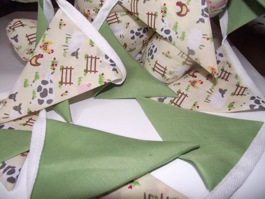 Green Farmyard Bunting