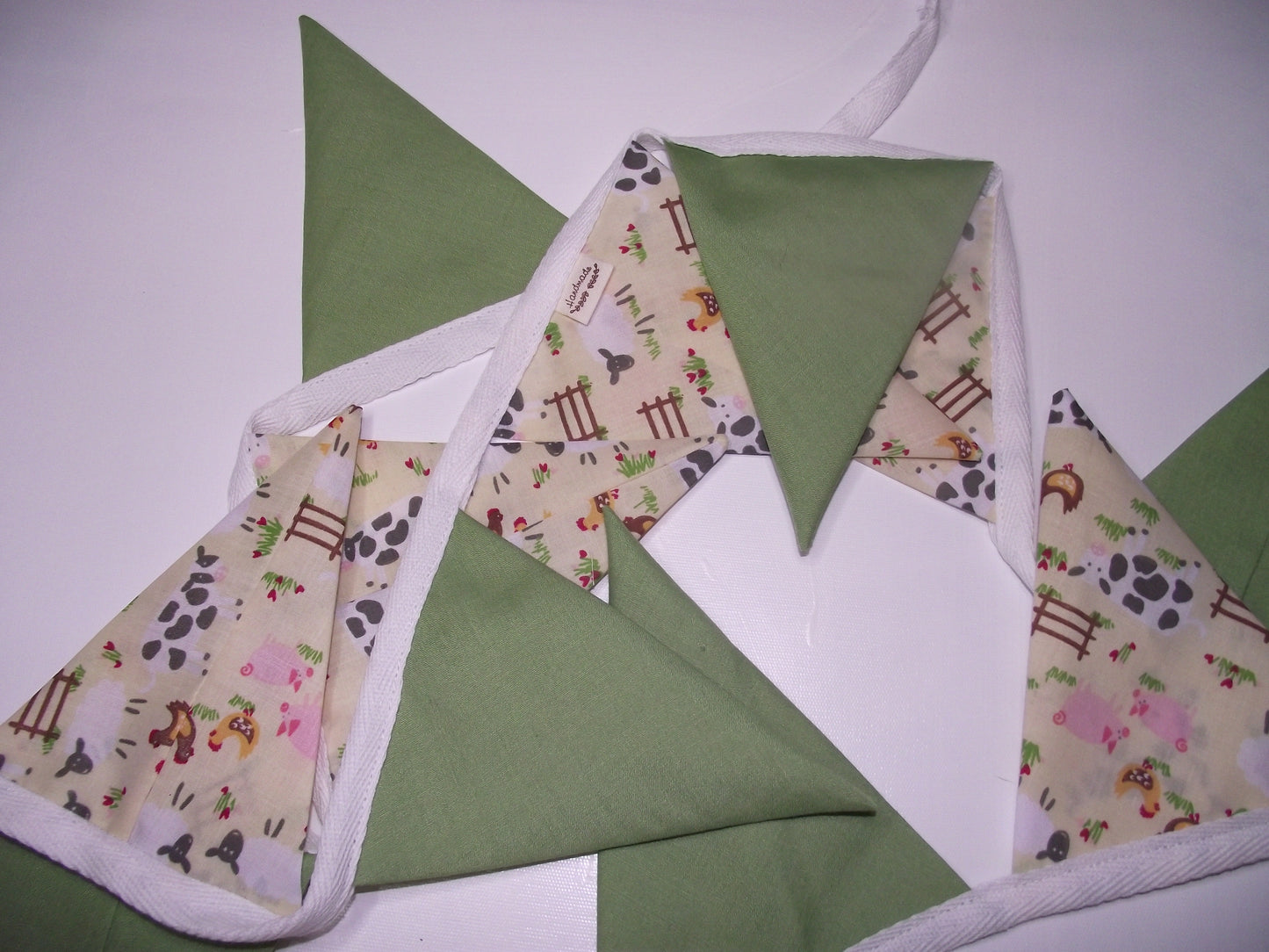 Green Farmyard Bunting