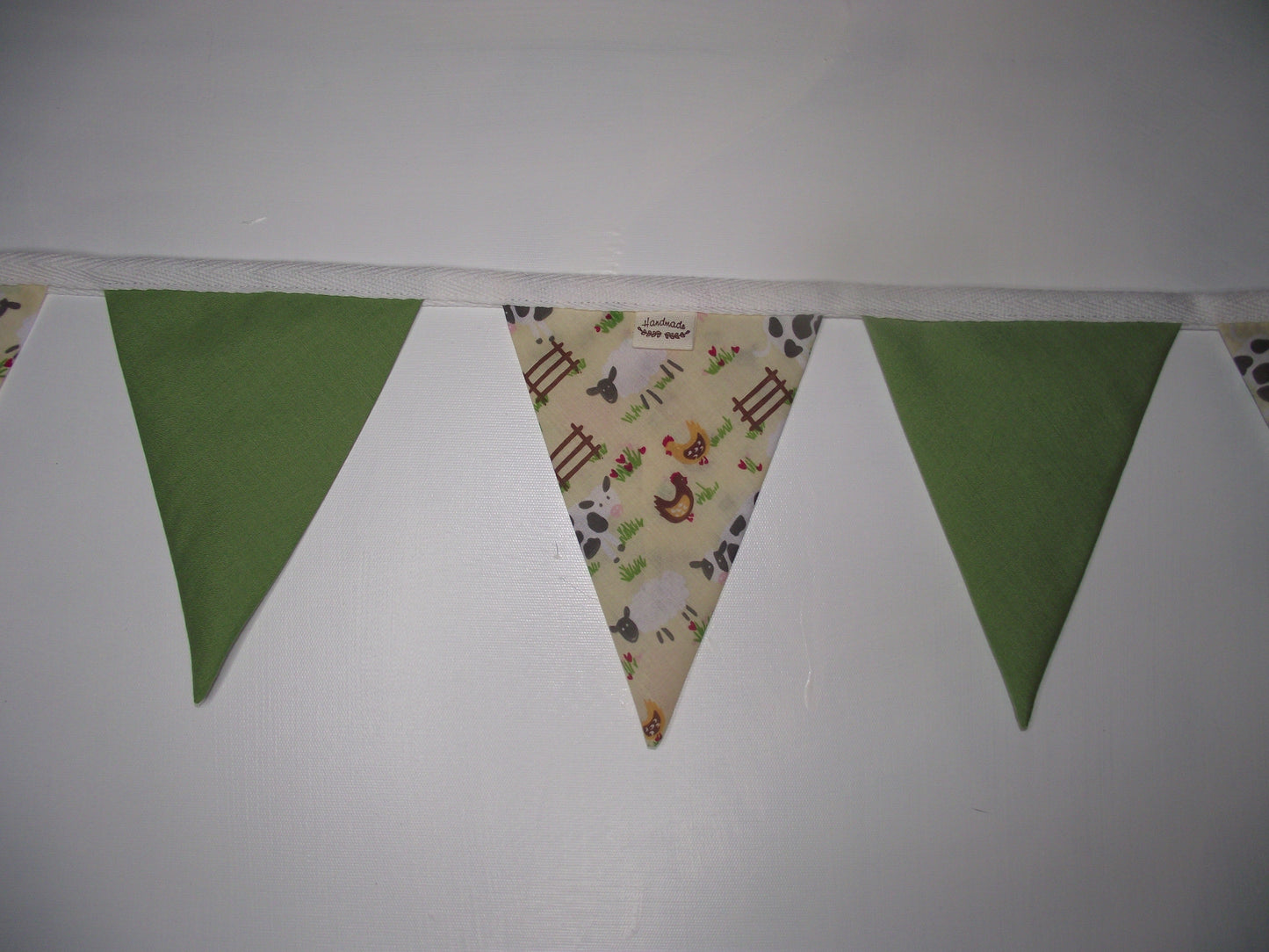 Green Farmyard Bunting