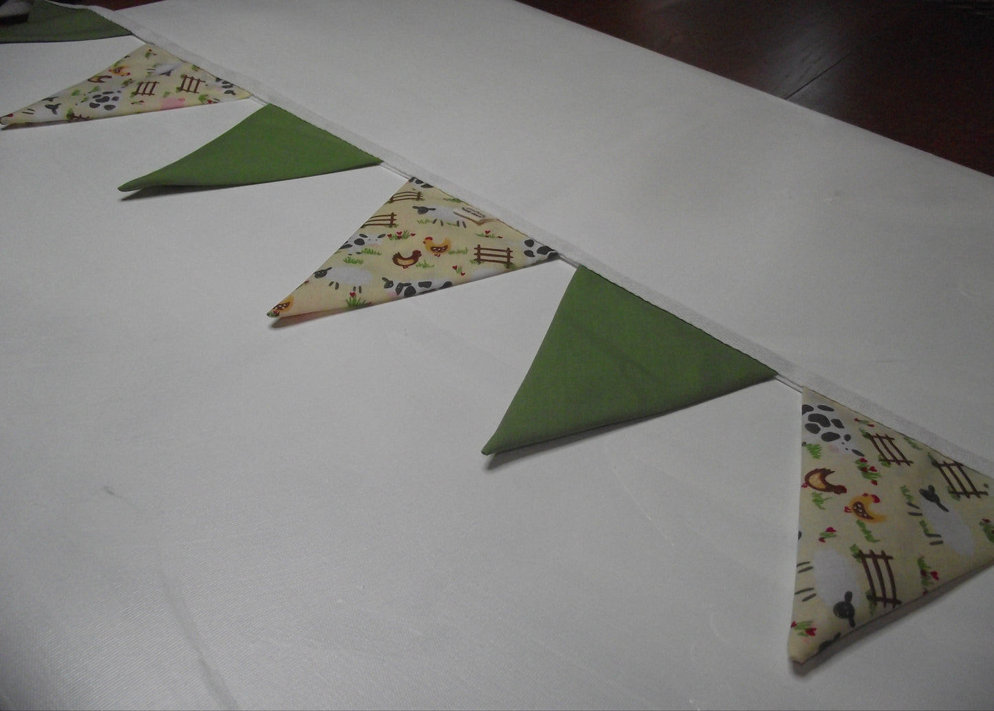 Green Farmyard Bunting