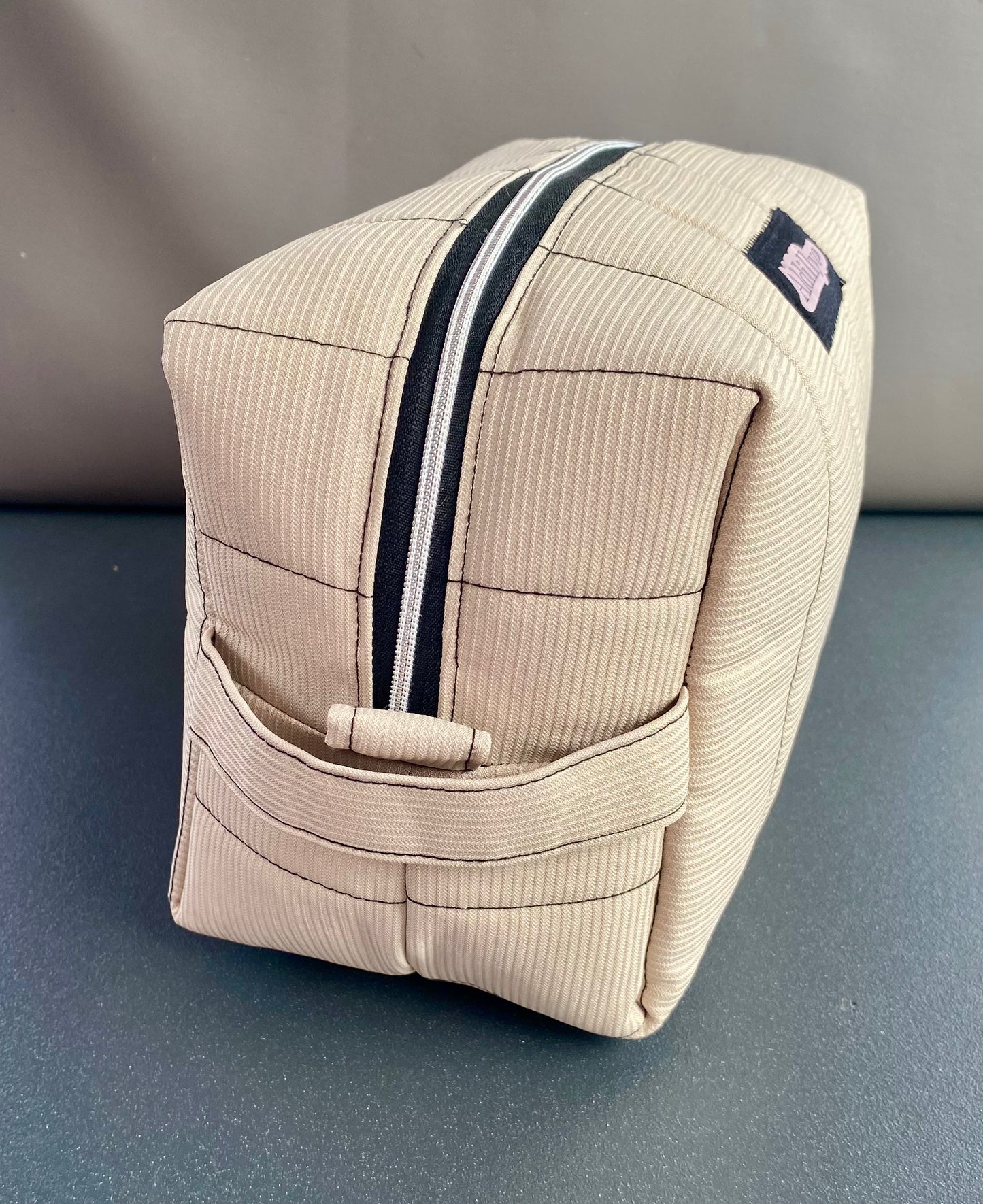 Handmade Toiletry & Cosmetic Bag – Beige Jeep Print