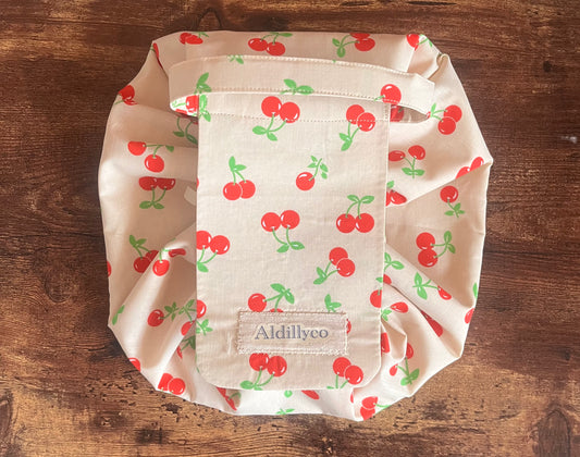 Very Cherry Beige Round Makeup Bag