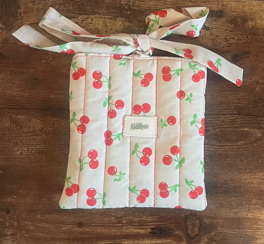 Very Cherry Beige Bow Kindle Case