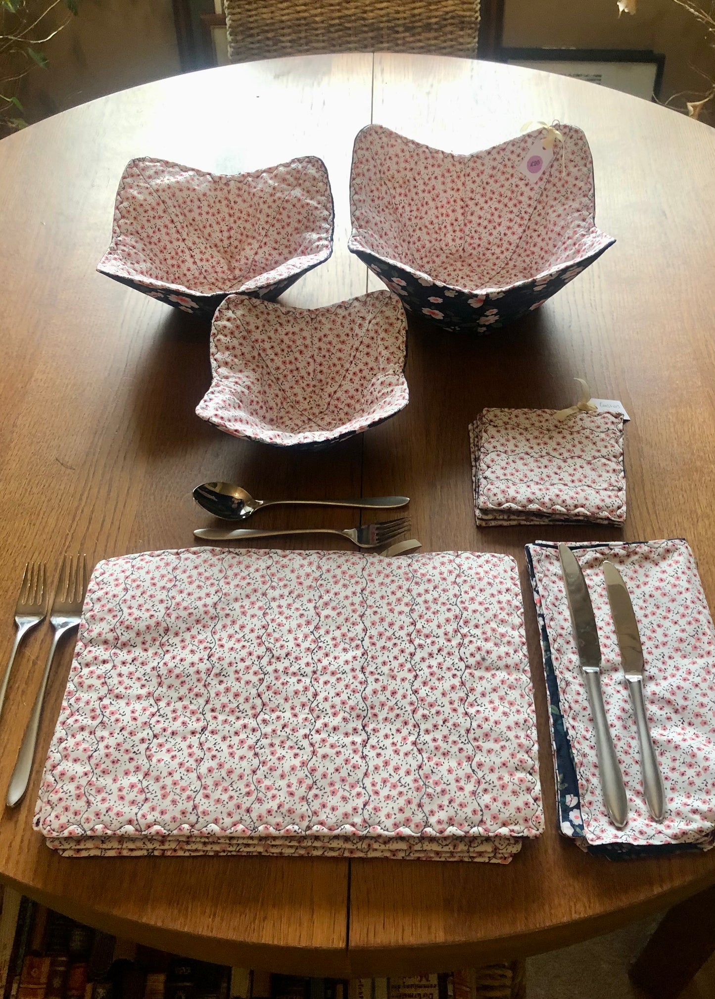Set Of Four Reversible Place Mats – Navy Flora/Pink Ditsy Prints